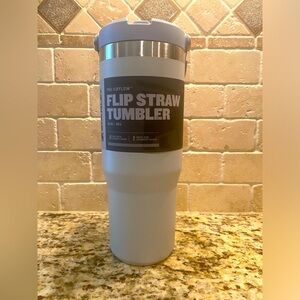 STANLEY THE ICEFLOW FLIP STRAW TUMBLER | 30 OZ - COLOR FOG (small dent) NWT